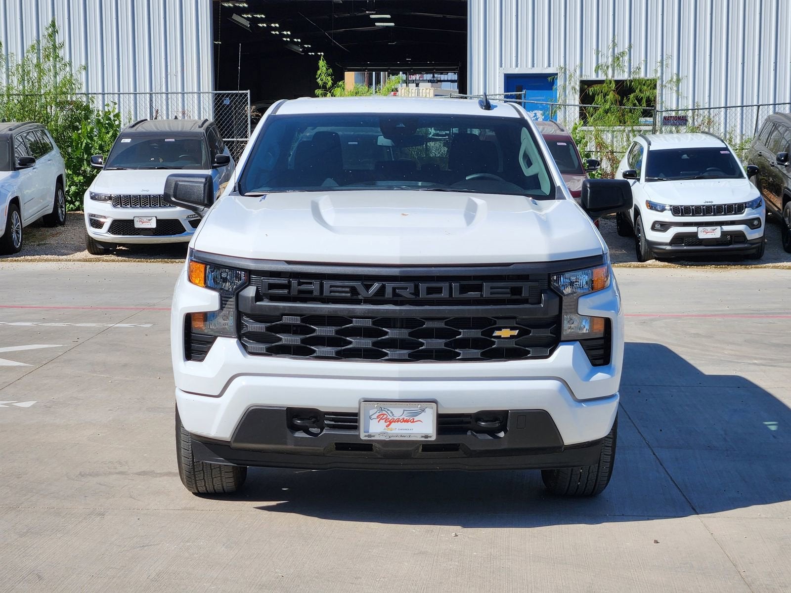 2025 Chevrolet Silverado 1500 Custom