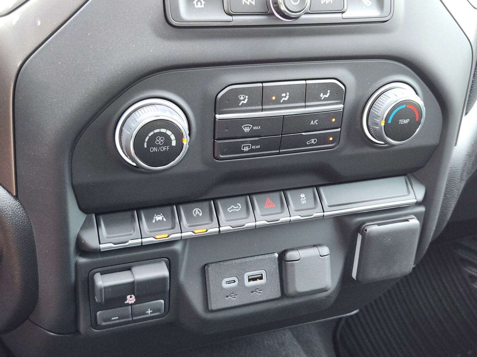 2025 Chevrolet Silverado 1500 Custom