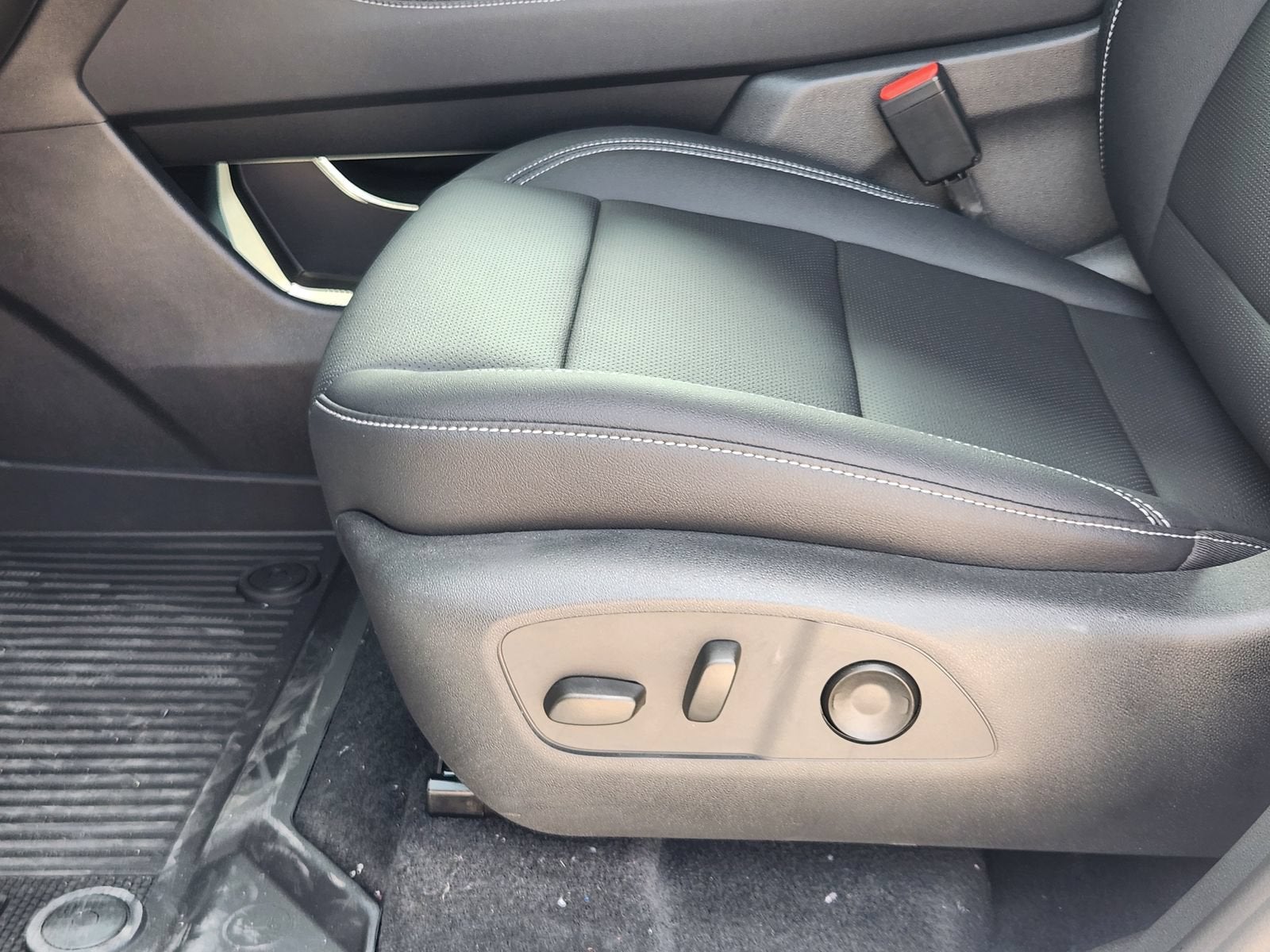 2026 Chevrolet Traverse LT - Photo 21