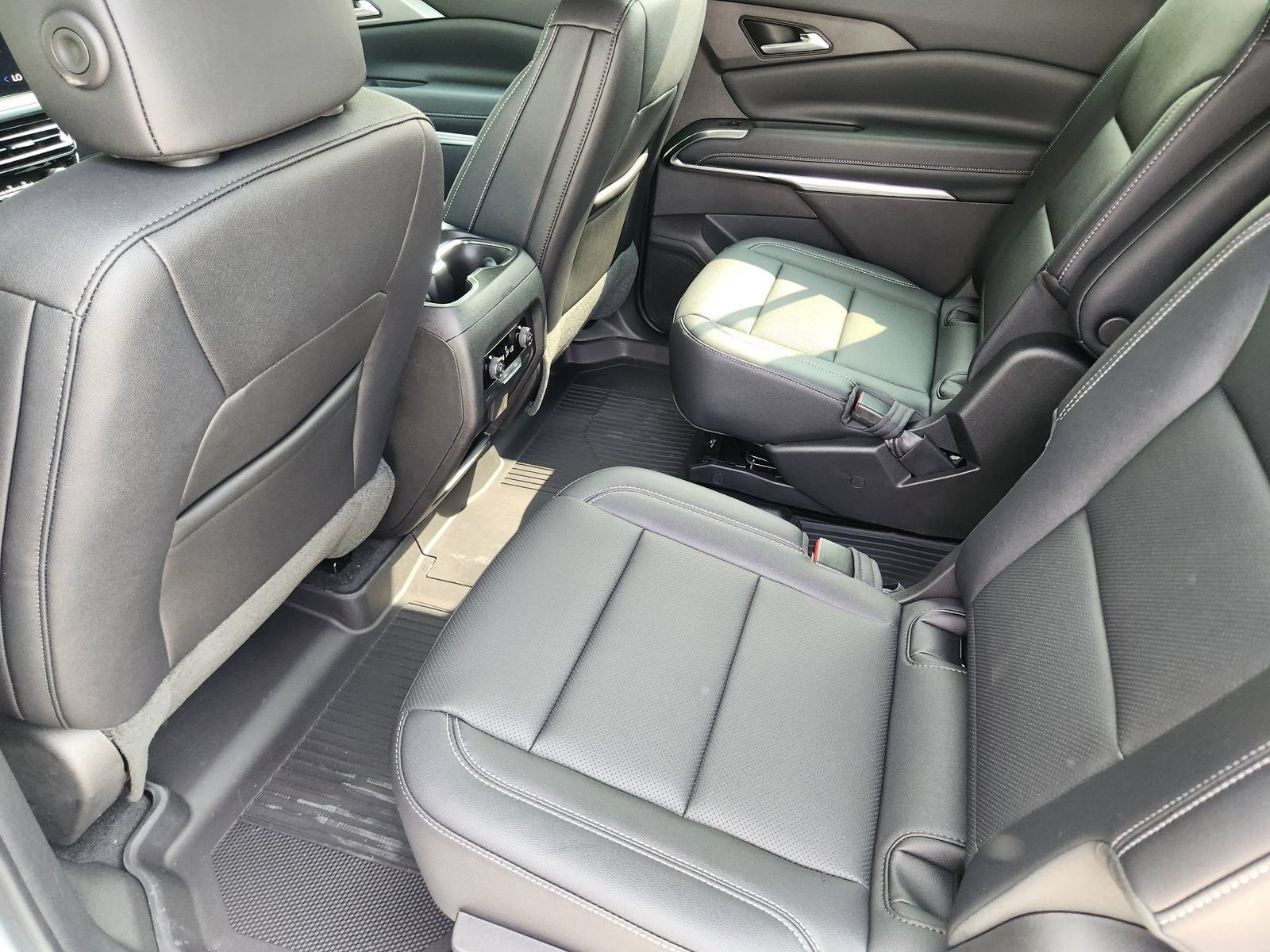 2026 Chevrolet Traverse LT - Photo 24