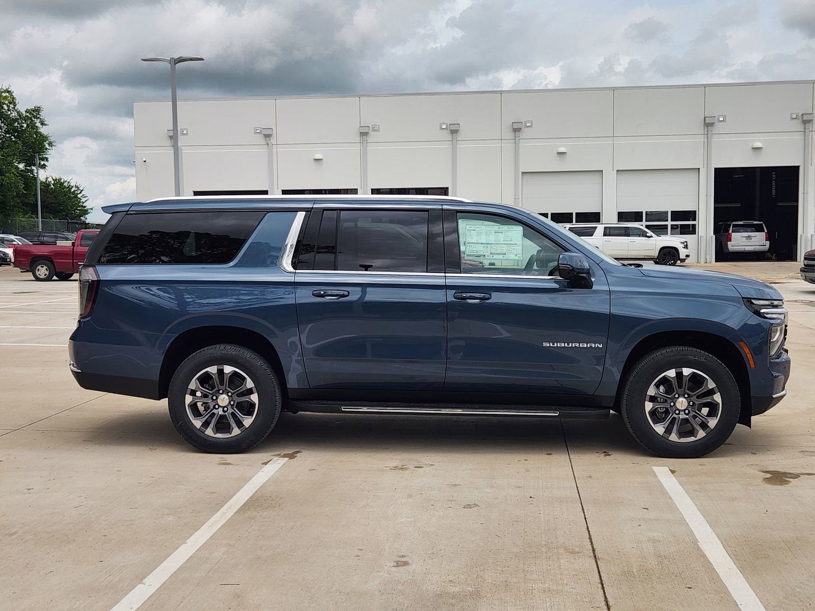 2026 Chevrolet Suburban LT