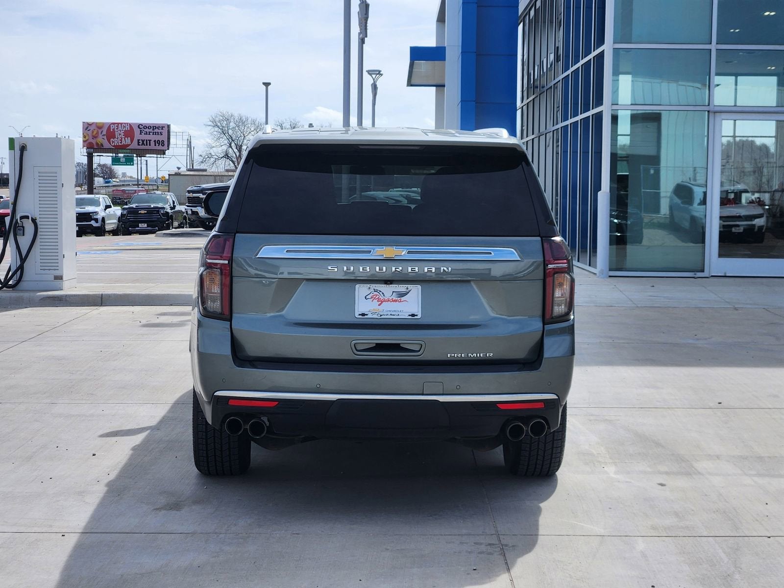 2023 Chevrolet Suburban Premier