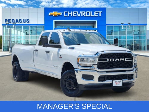 2022 RAM 3500 Tradesman Crew Cab 4x4 8' Box