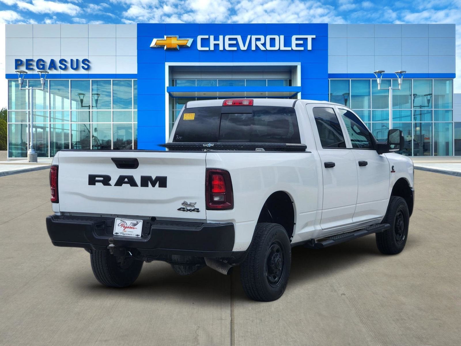 2025 RAM 2500 Tradesman Crew Cab 4x4 6'4" Box