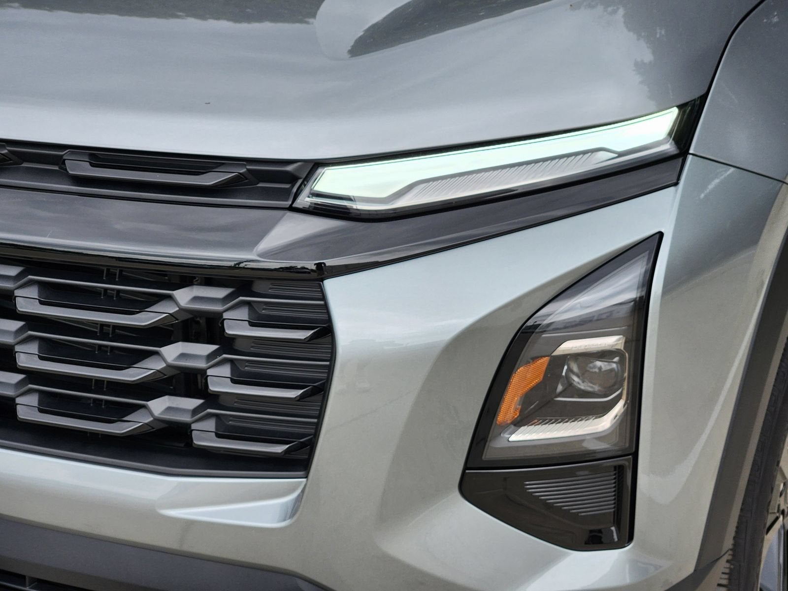 2027 Chevrolet Equinox LT - Photo 10