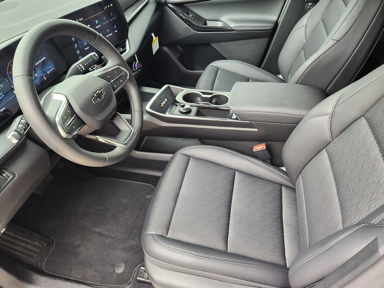 2027 Chevrolet Equinox LT - Photo 13