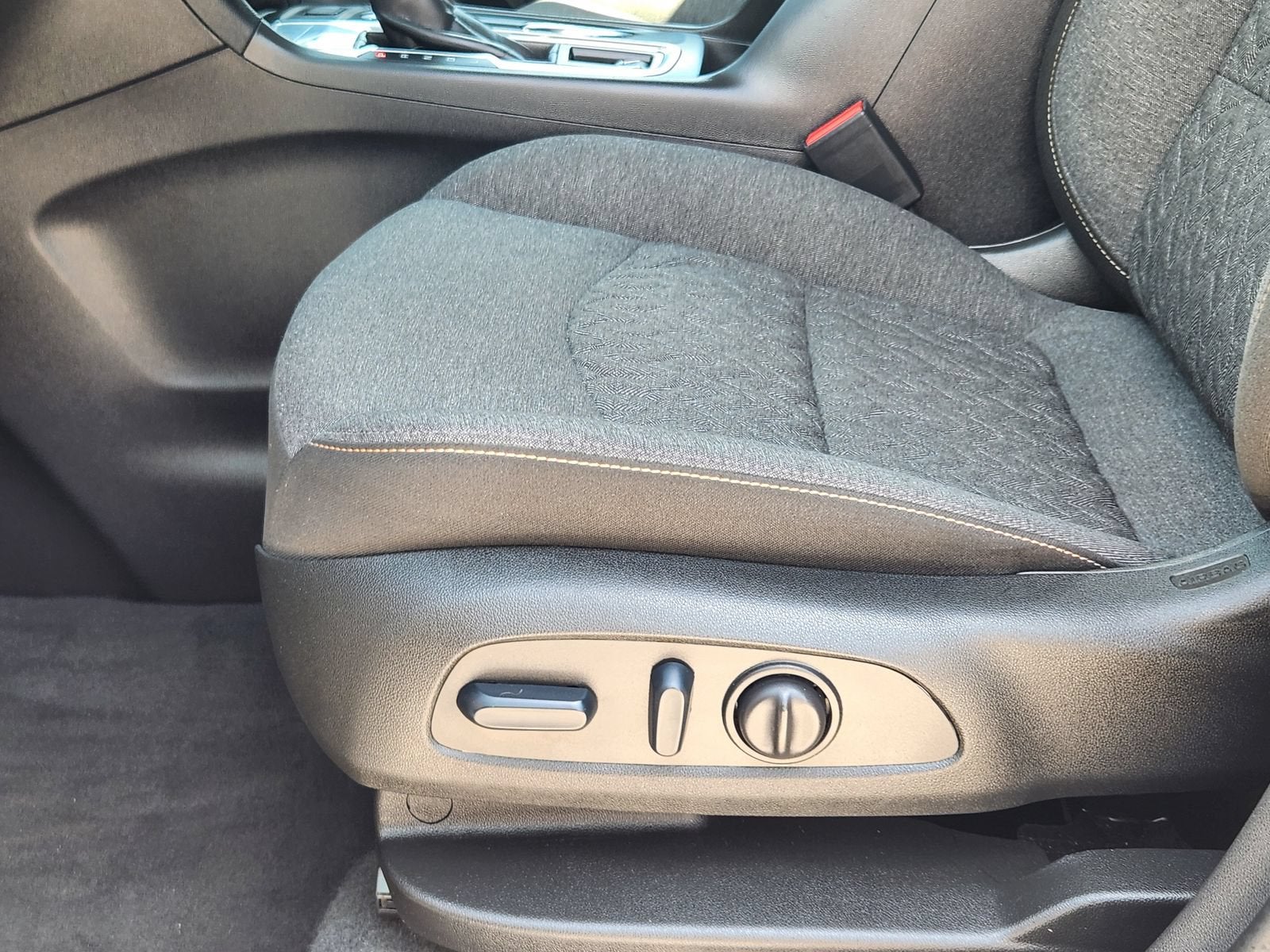 2024 Chevrolet Equinox LT - Photo 28