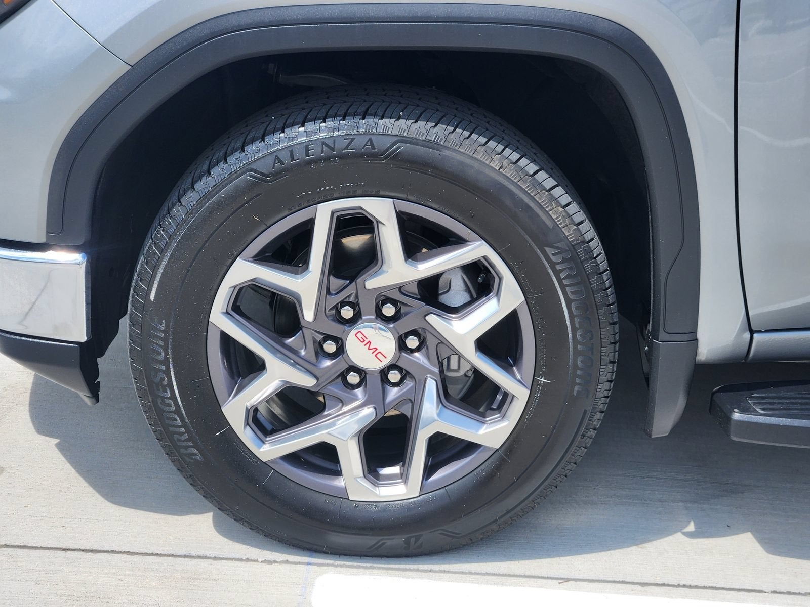 2025 GMC Sierra 1500 SLT - Photo 11