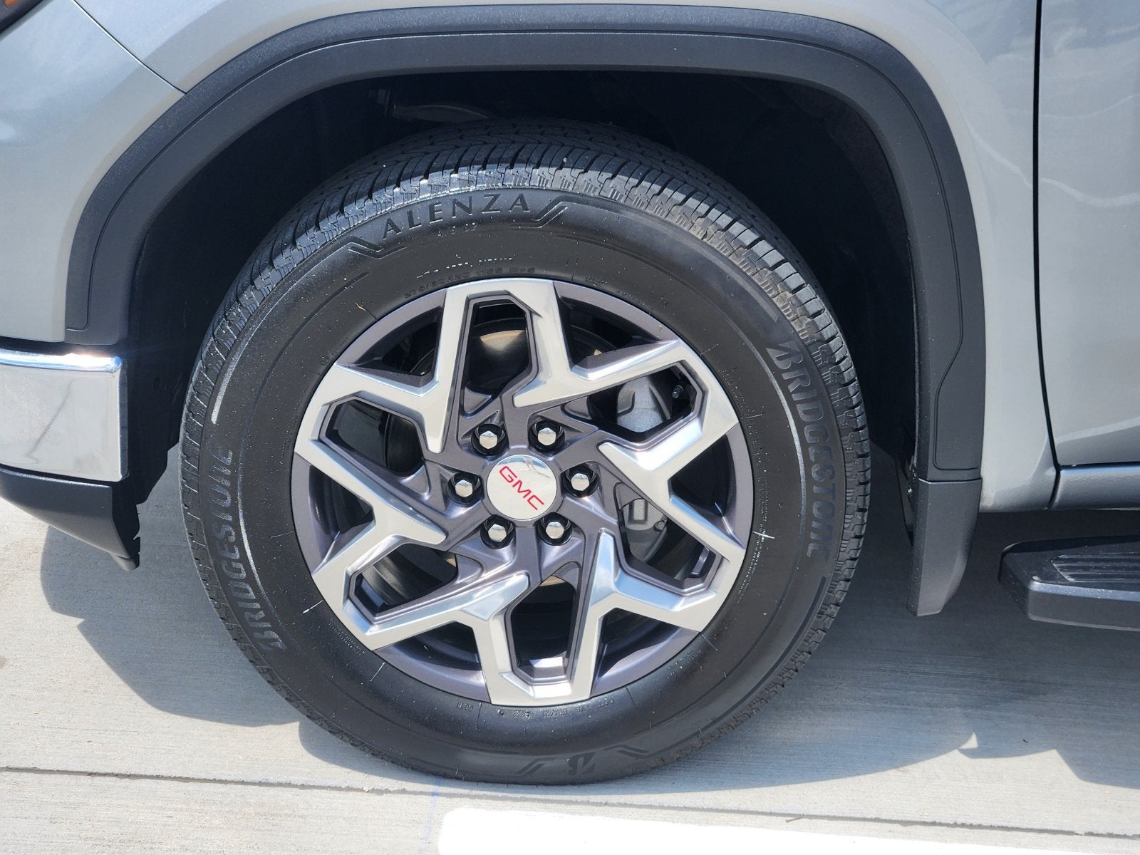 2025 GMC Sierra 1500 SLT - Photo 12