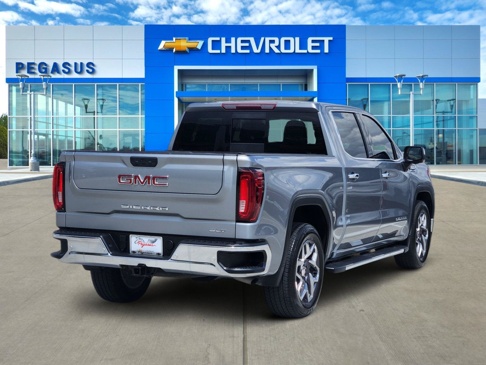 2025 GMC Sierra 1500 SLT