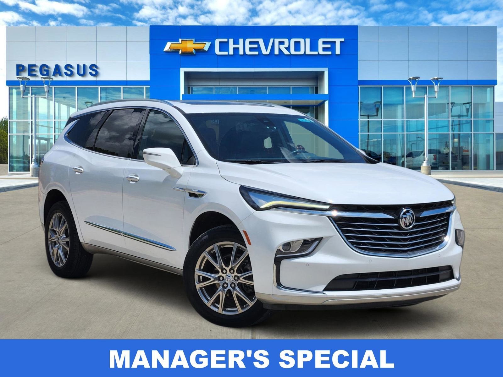 2023 Buick Enclave Essence's photo