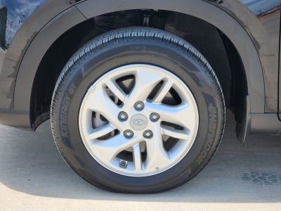 2025 Hyundai Venue SE