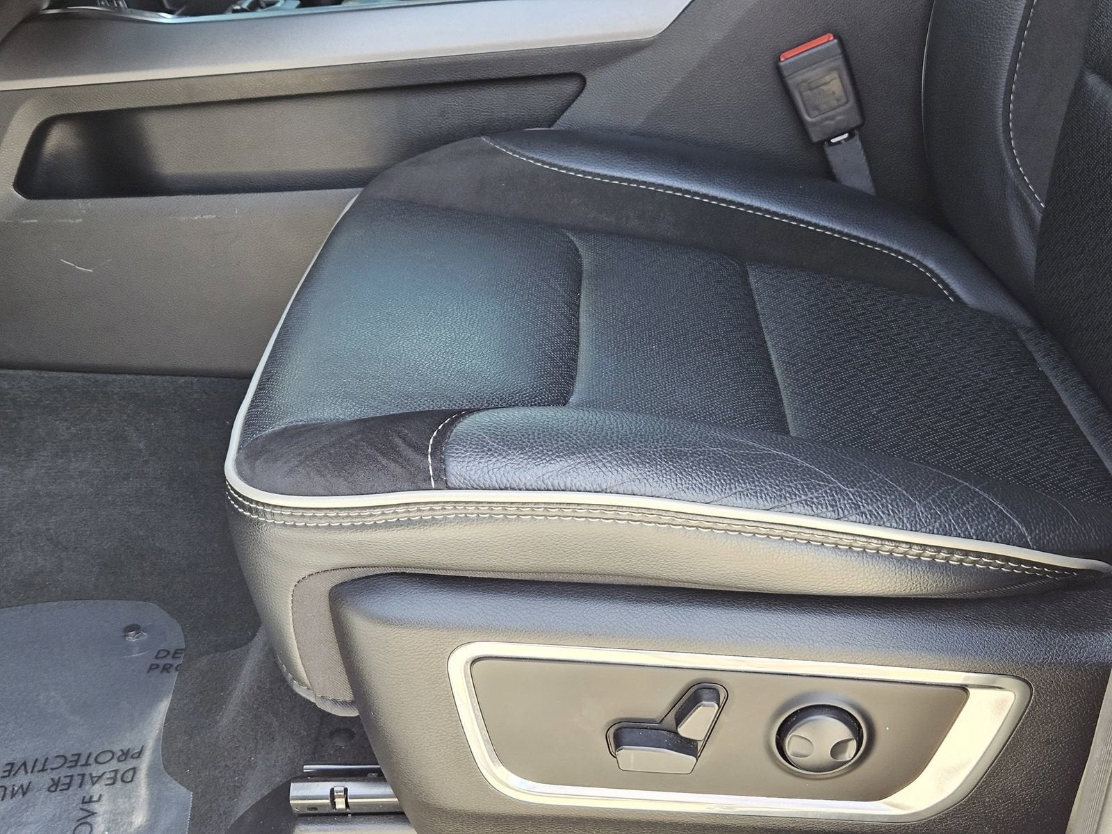 2024 RAM 1500 Laramie Crew Cab 4x4 5'7" Box