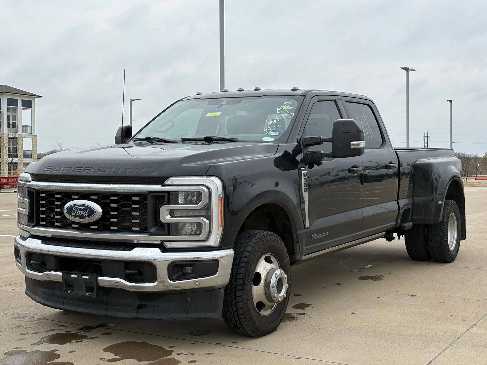 2023 Ford F-350 LARIAT