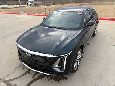 2024 Cadillac LYRIQ Luxury 3