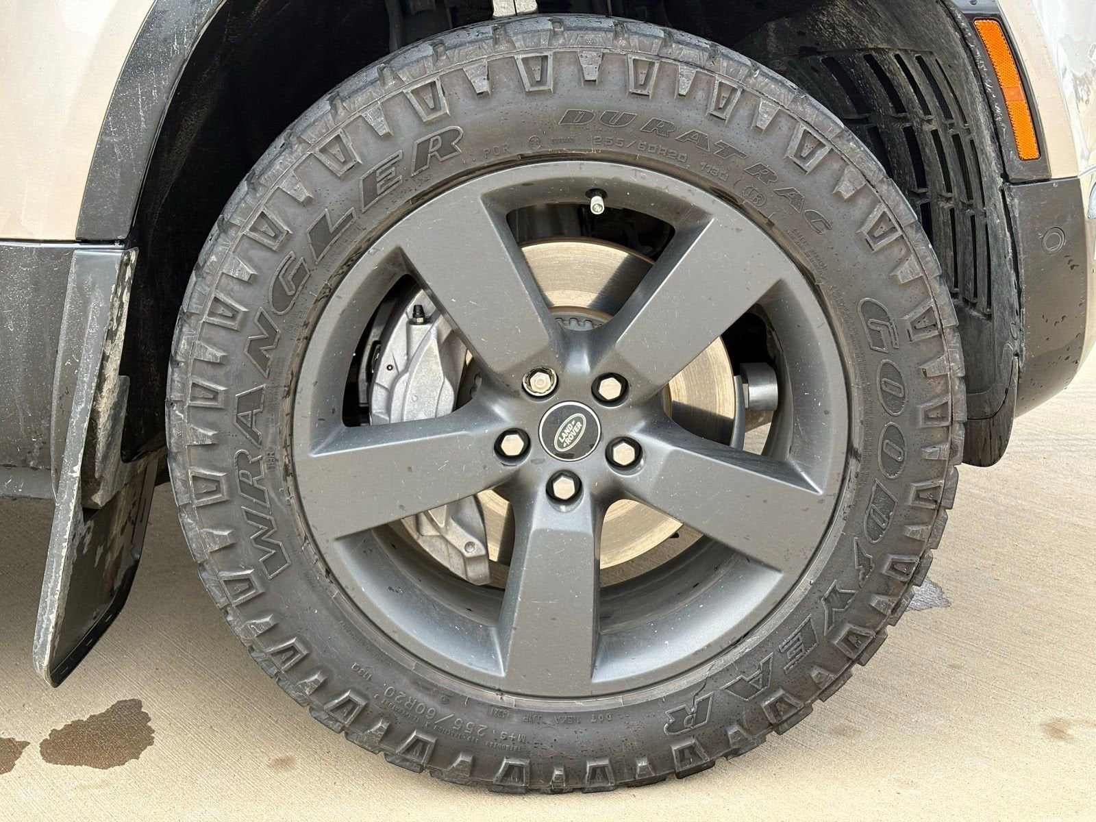 2023 Land Rover Defender 130 X-Dynamic SE