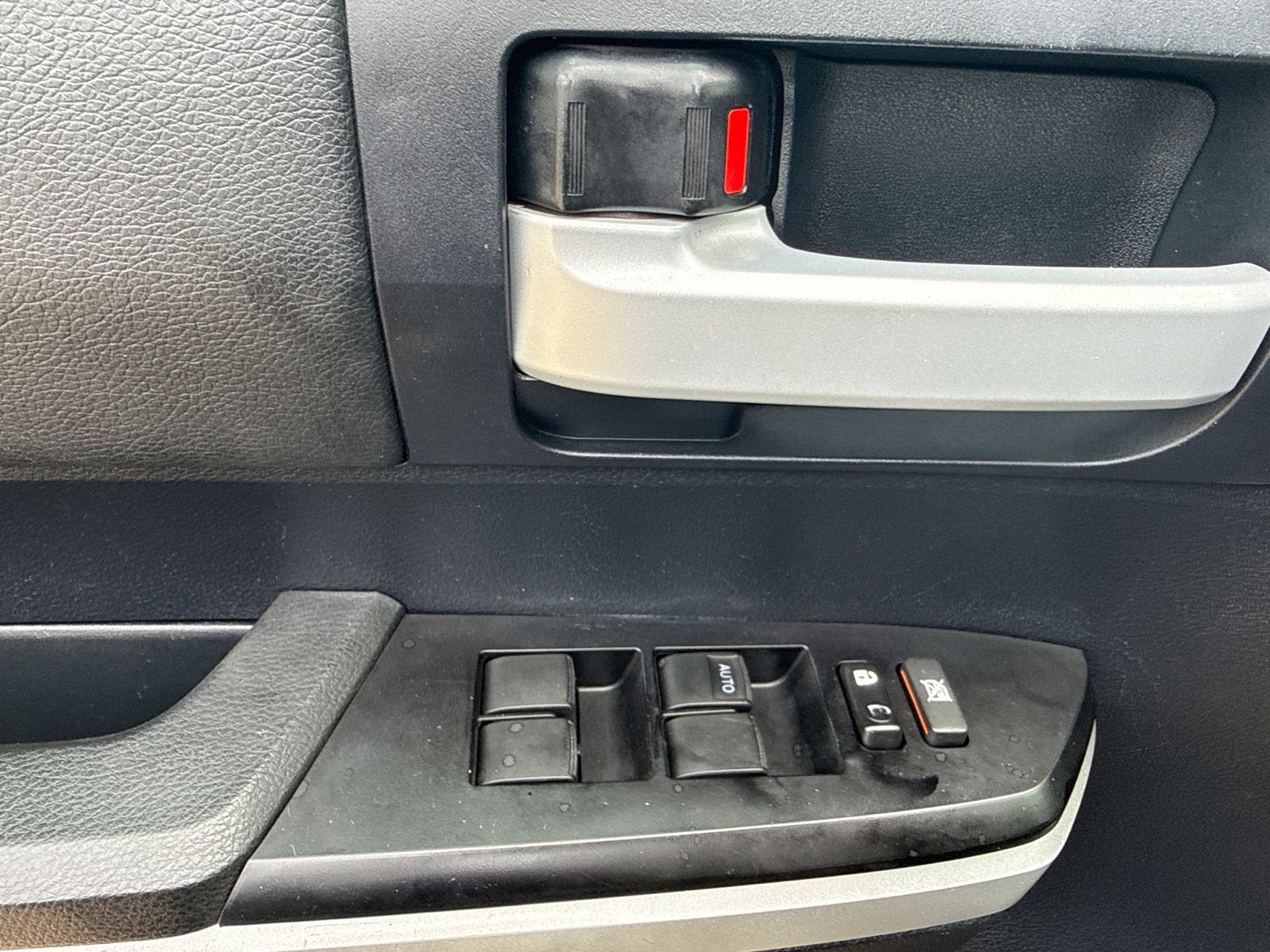 2016 Toyota Tundra SR5