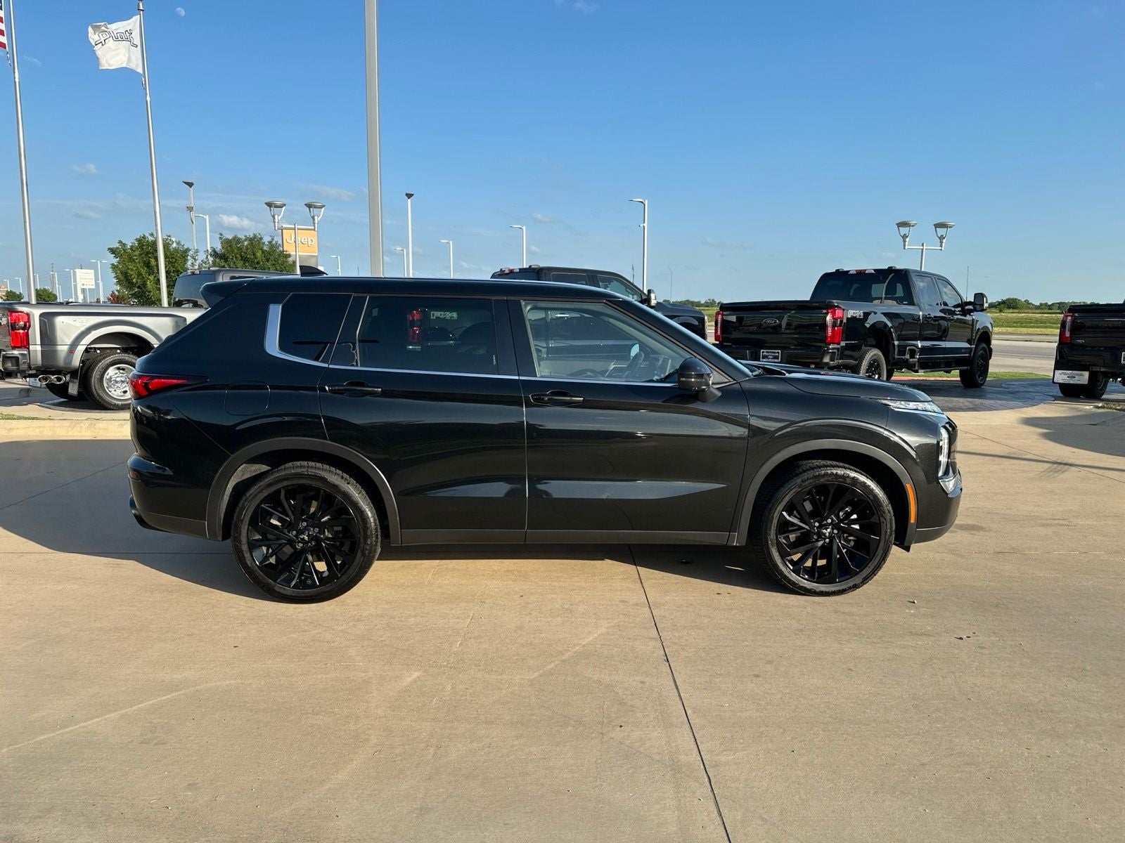 2023 Mitsubishi Outlander SE Black Edition