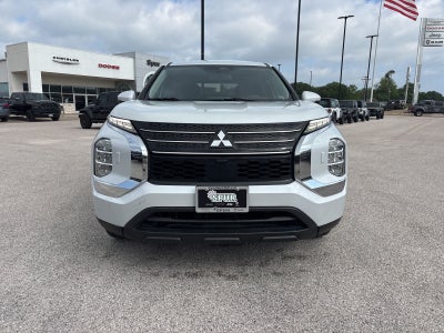 2022 Mitsubishi Outlander ES